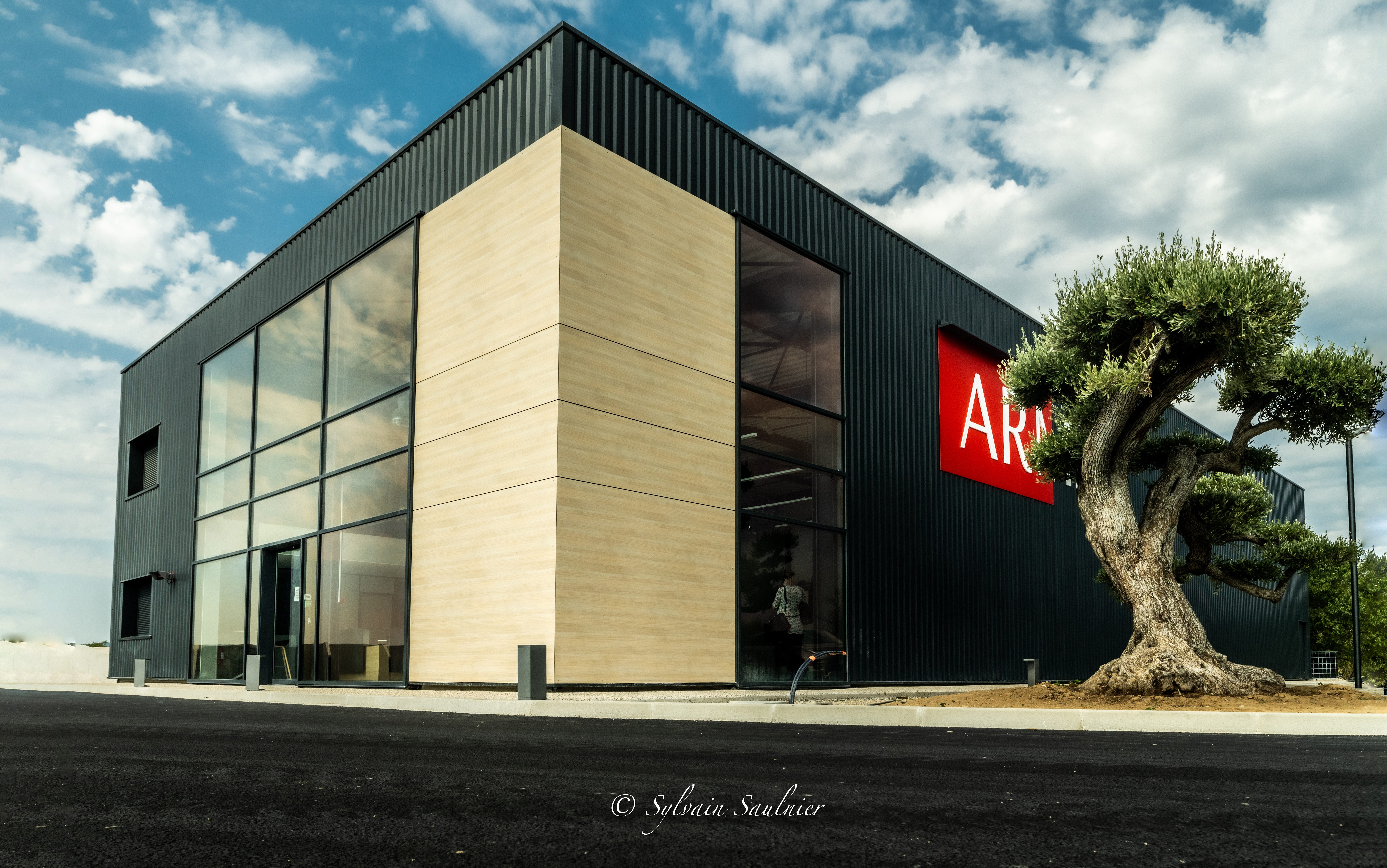 Un showroom dédié aux matériaux au coeur des vignes, avec C2S Construction